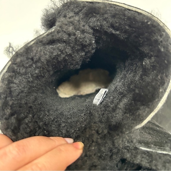 BearPaw Suede Black Sheepskin Wool Toggle Boots 917W-Jade, Size 8 - Picture 13 of 16